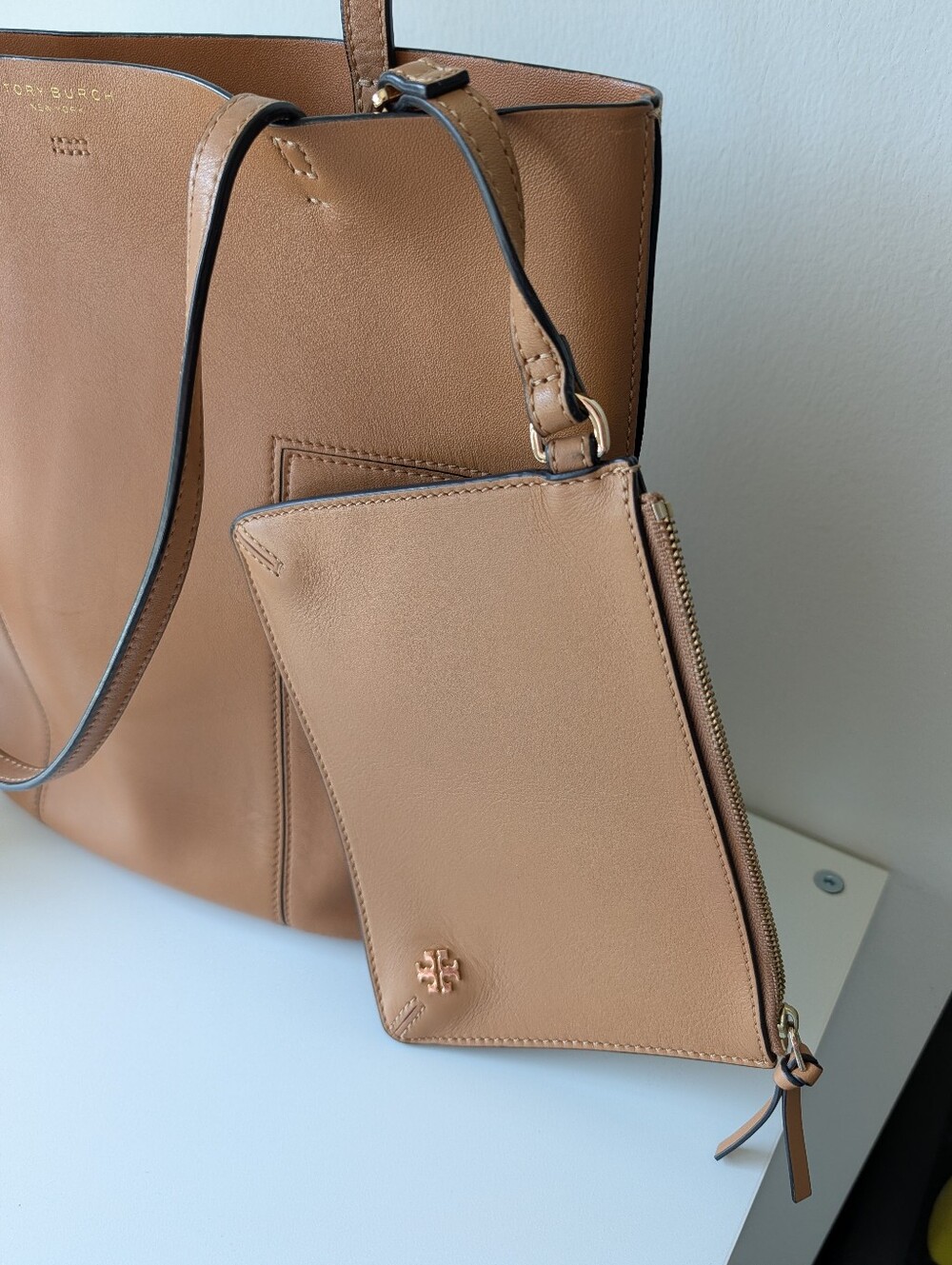 Tory Burch Block-T medeum long sholder tote - Picture 4 of 16